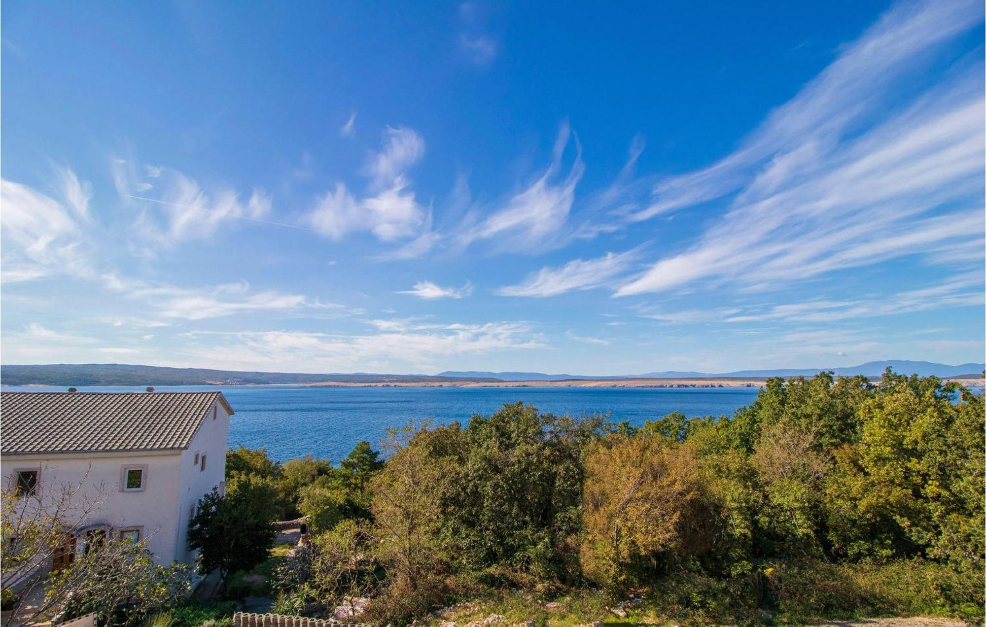 Stunning Apartment In Dramalj With House Sea View Екстериор снимка